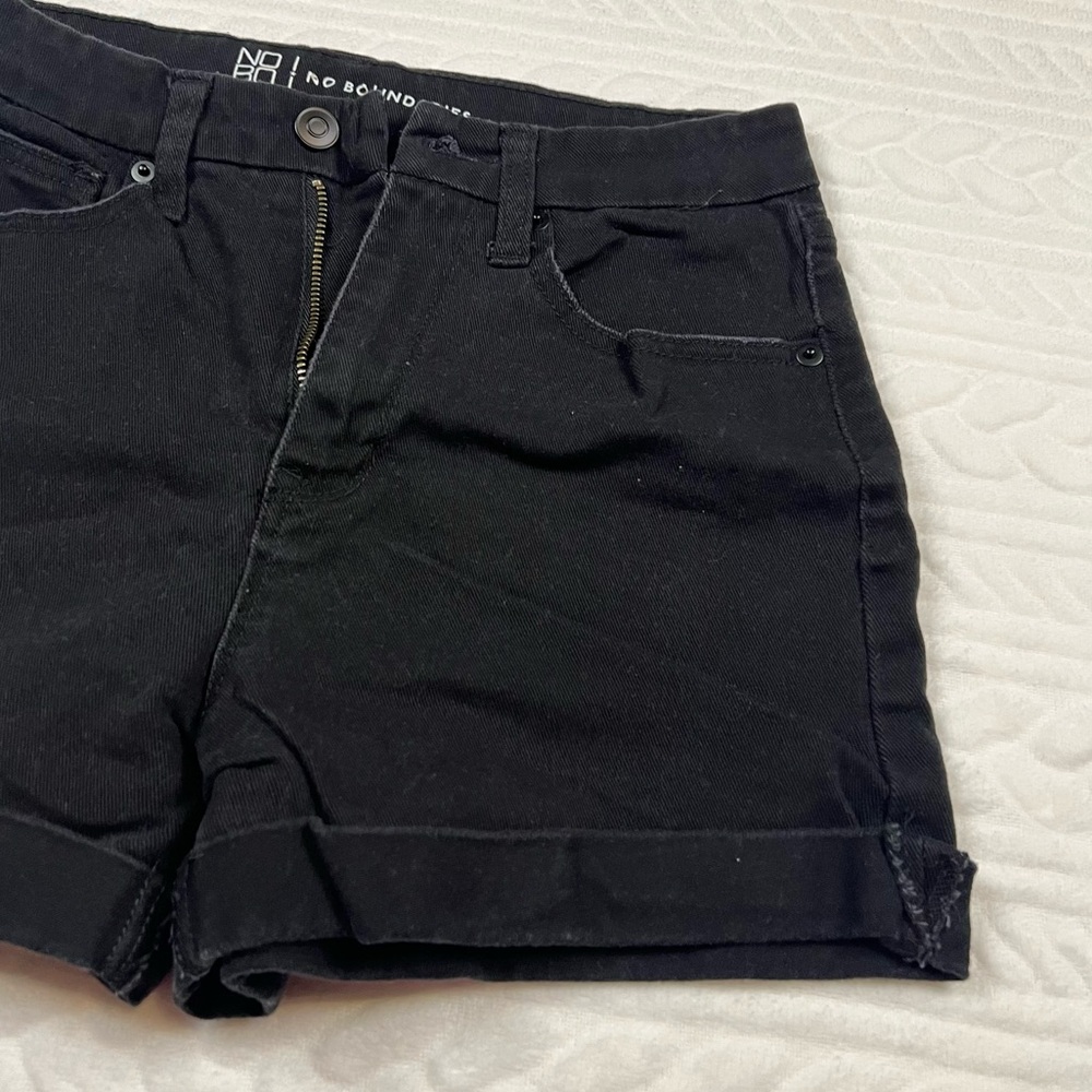 💗 No Boundaries- Women’s Denim Shorts - Picture 3 of 7
